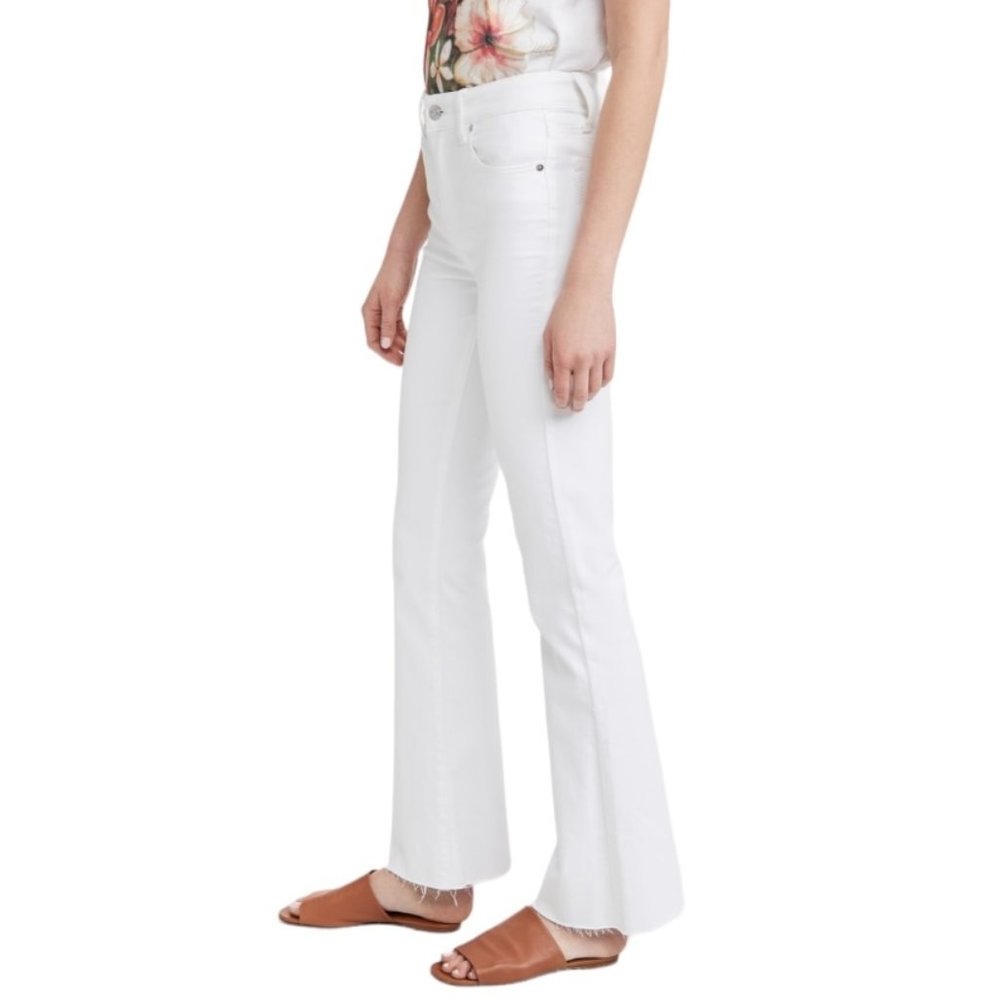 PAIGE High Rise flared Laurel Canyon Jeans in Crisp White Size 27